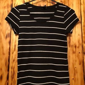 Women’s Black White Striped Forever 21 Tee Size S
